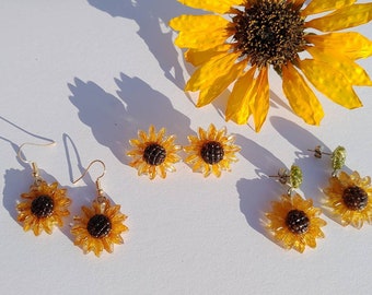 Orecchini tris di fiori con Madreperla e Giada Azzurra - Vintage Orecchini tris di fiori con Madreperla e Giada Azzurra - Vintage