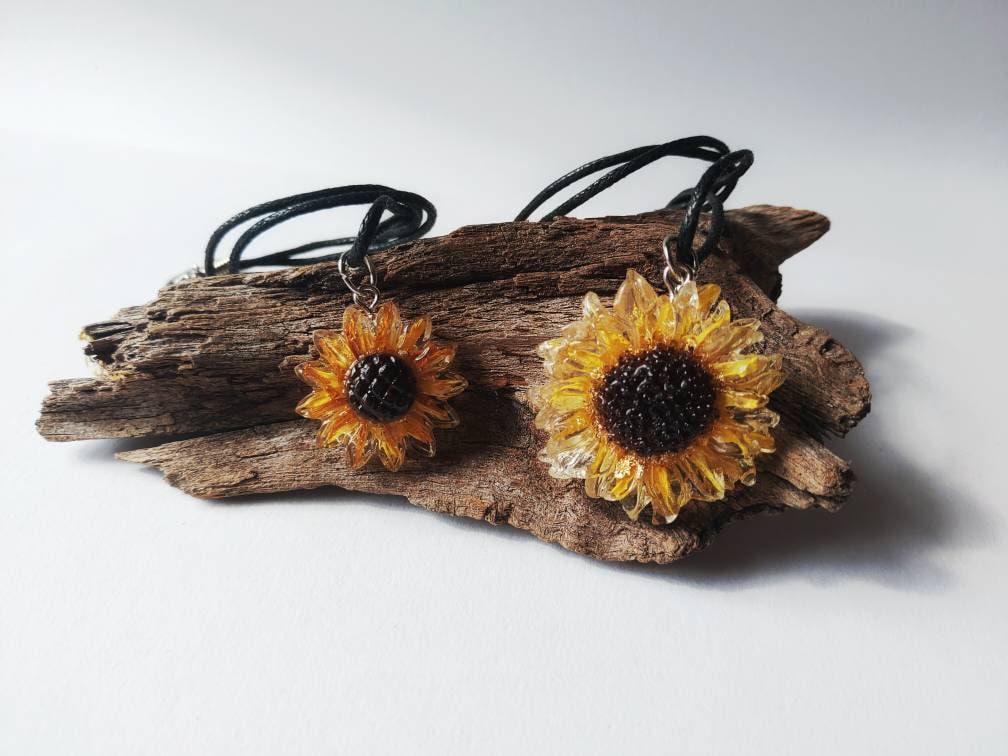 Real Flower Sunflower Pendant: Resin Floral Necklace