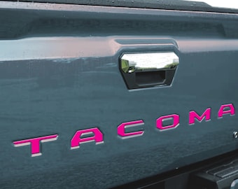TOYOTA TACOMA 2024 2025 テールゲート用 浮き彫りデカールステッカー 文字挿入 (反射)