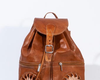 Sac à dos bohème en cuir : tournesol sculpté, sac à dos fait main