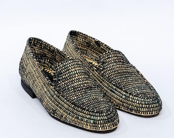 Mocasines de rafia tejidos a mano para hombre: negros y naturales, sin cordones, con suela de cuero
