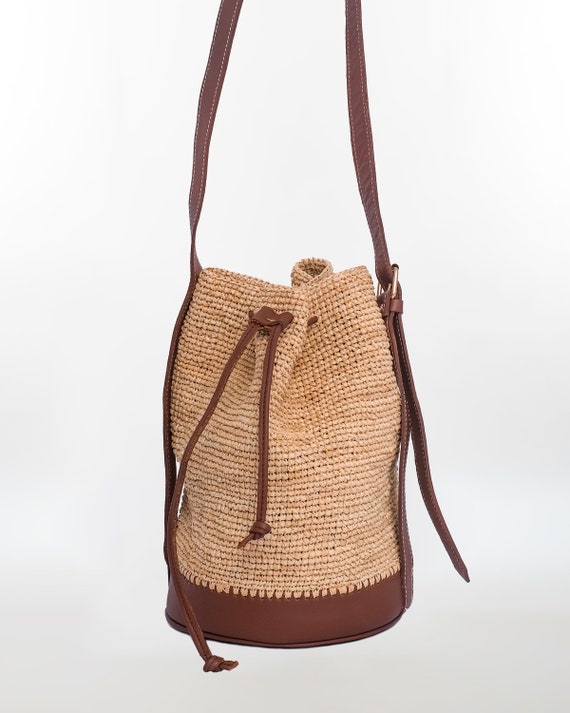 Bolso de rafia hecho a mano: bandolera con asa de cuero México