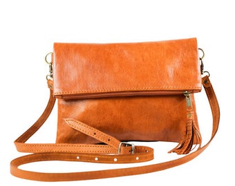 Sac à bandoulière en cuir fabriqué à la main : sac à main marron clair avec pampille