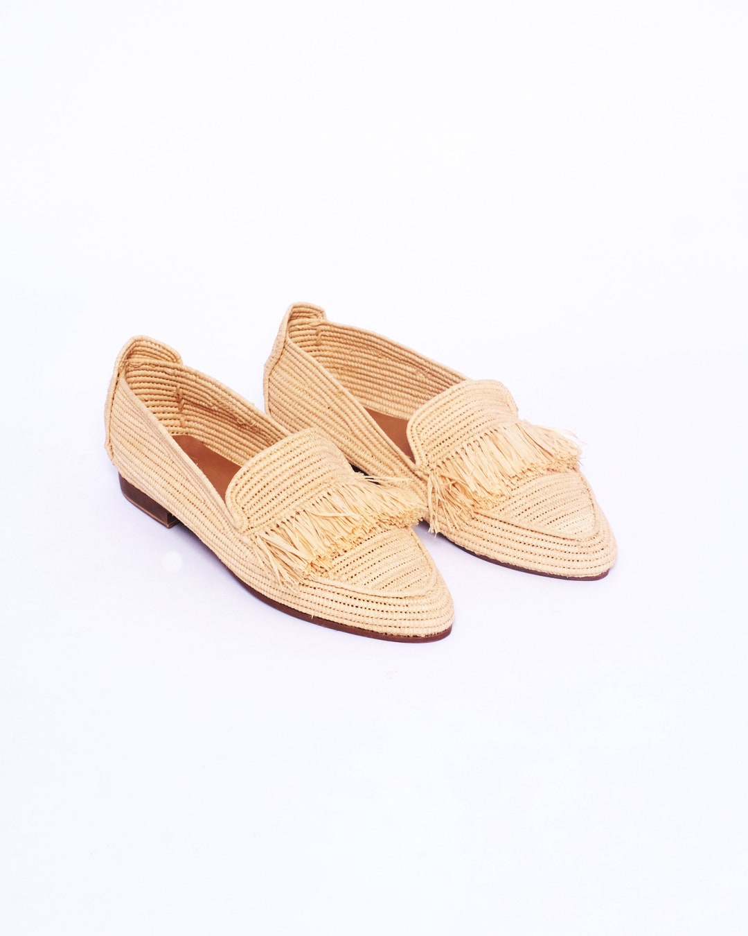 WOVEN LOAFER IN TAN BEIGE RAFFIA