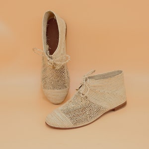 Sapatos Oxford de ráfia feitos à mão - Sapatilhas de amarrar em fibra natural para mulheres - Moda respirável e ecologicamente consciente imagem 5