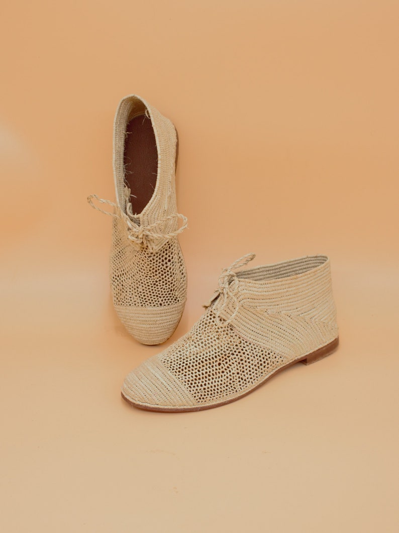Sapatos Oxford de ráfia feitos à mão - Sapatilhas de amarrar em fibra natural para mulheres - Moda respirável e ecologicamente consciente imagem 5
