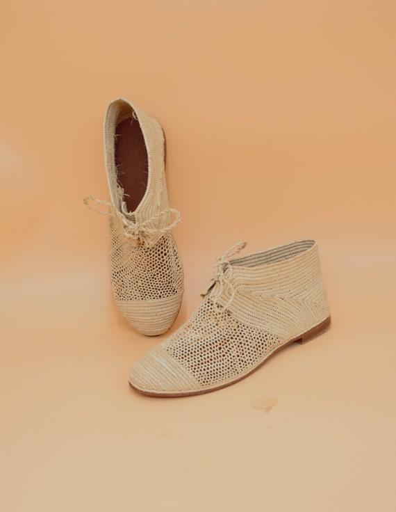 Handmade Raffia Oxford Shoes - Natural Fiber Lace-Up Flats for Women - Breathable and Eco-Conscious Fashion