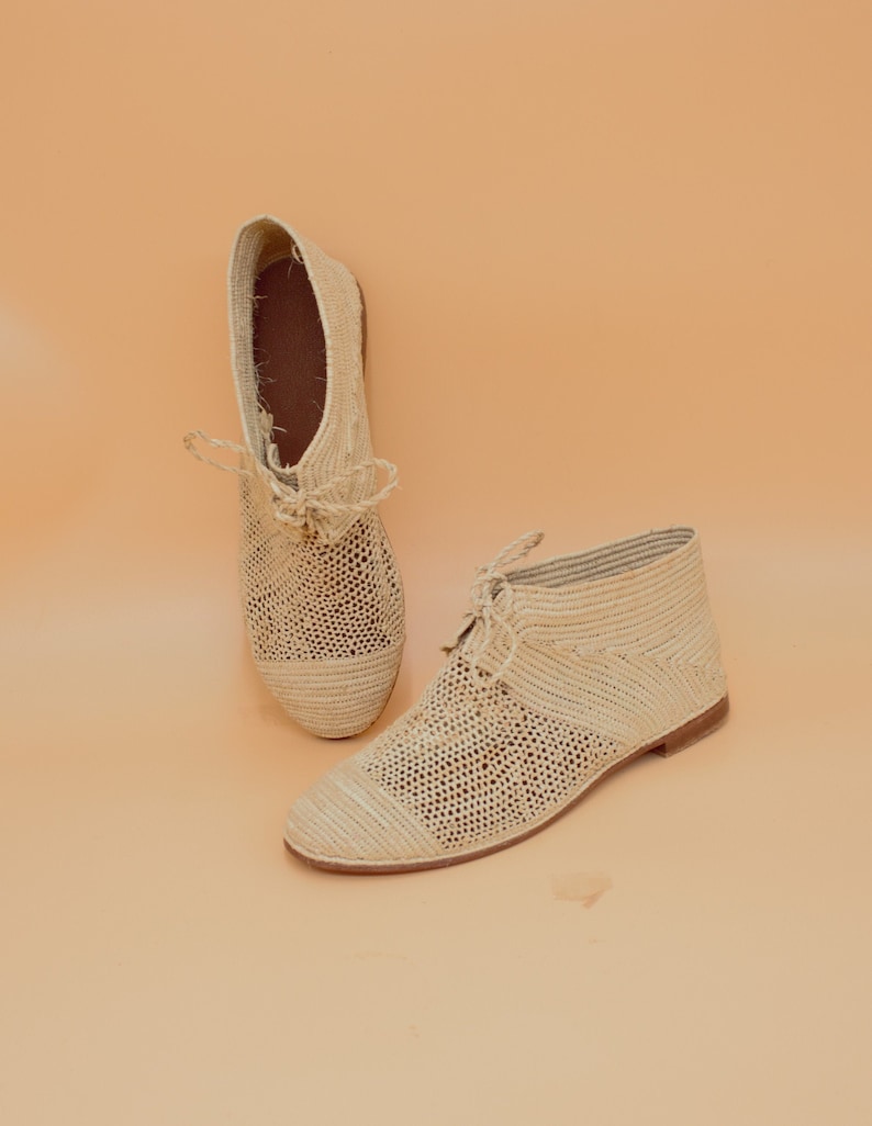 Handmade Raffia Oxford Shoes - Natural Fiber Lace-Up Flats for Women - Breathable and Eco-Conscious Fashion
