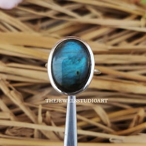 Ring labradoriet, sterlingzilveren ring, ovale ring 12 x 16 mm, natuurlijke edelsteenring, handgemaakte ring, mooie ring, beloftering, gratis verzending