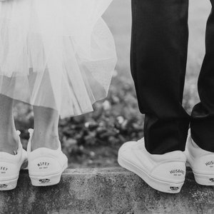 Zapatos de boda Vans Zapatos de boda Zapatos Hubby & Wifey Vans Hubby y Wifey Conversaciones de boda Furgonetas de boda Zapatos personalizados imagen 1