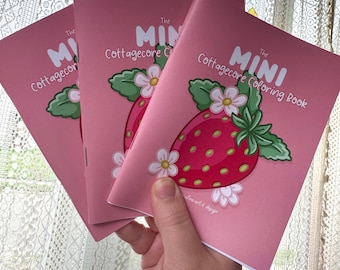 Mini Cottagecore kleurboek | Leuk landelijk boerderijthema met aardbeien en kippen | Roze boekachtig cadeau