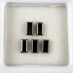 Bague diamant noir de forme baguette de 5 x 2,5 mm, diamant noir fantaisie naturel taille baguette, diamant de forme baguette calibré pour empiler la bague