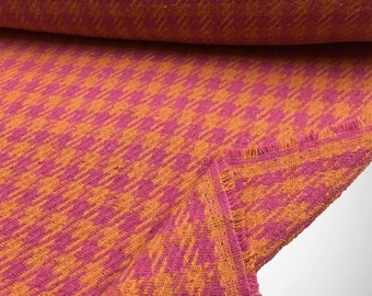 Tela de pata de gallo rosa y naranja: mezcla de algodón y poliéster, para prendas de vestir y tapicería.