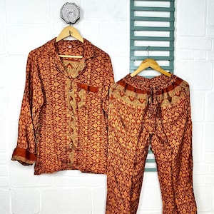 Recycled Silk Pajama Set: Lightweight Sustainable Sleepwear (S/M)