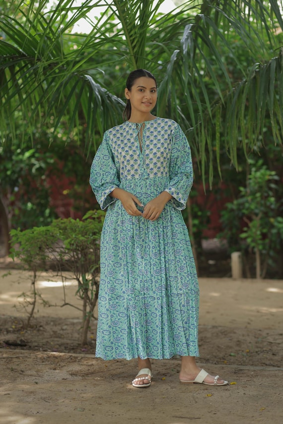 modest designer dresses Ipolina Trendy Gown With Petals Custom Size / Red SCH008372_NB_XXL reflecting embellishments give it MANGO Denim Pinafore Dress Size:6 AUS