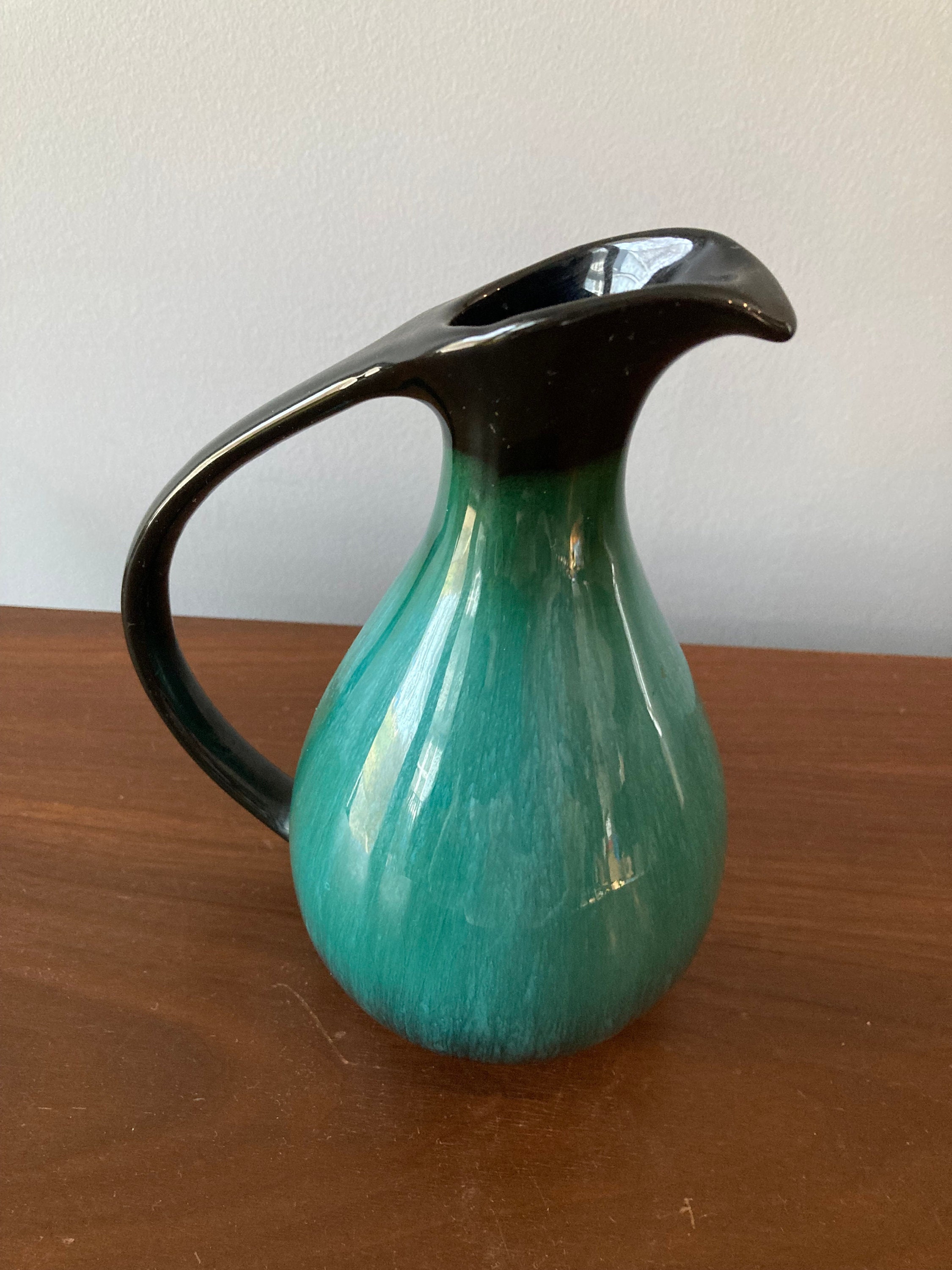 Blue Mountain Pottery Vase (GEC) Blue Mountain Pottery Vase (GEC)