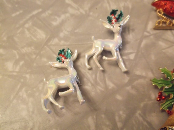 Vintage Lot of 5 Christmas Brooches- Weiss and Mo… - image 6