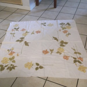 Vintage Long Stemmed Rose Tablecloth 45x47