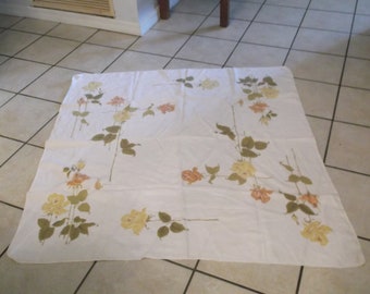 Vintage Long Stemmed Rose Tablecloth 45x47