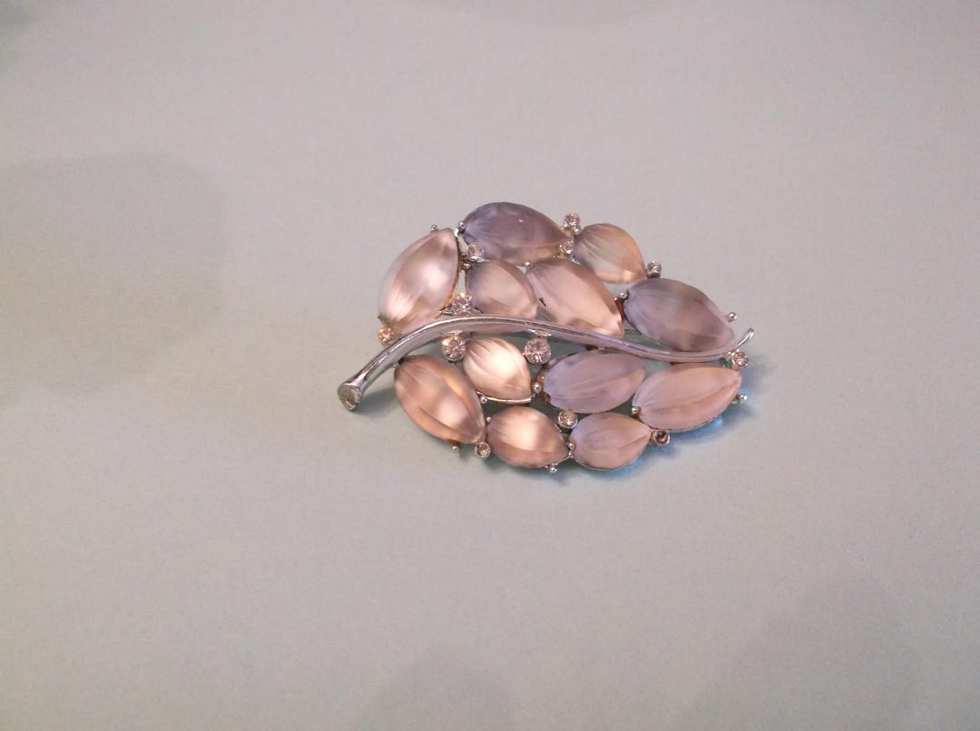 Vintage Lisner Silver Toned Leaf Brooch With Frosted Rhinestones Etsy