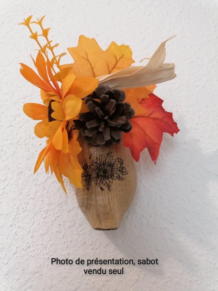 Sabot en Bois de Lorraine Gérardmer Gravé Fleur Tournesol