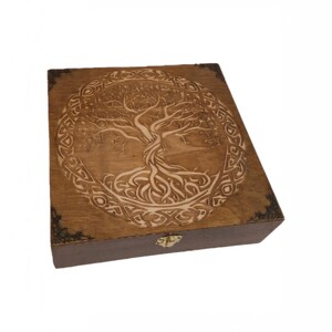 Boite gravée d'un arbre de vie celtique noueux couronné de noeuds celtes type boite de rangement bijoux ou divers accessoires
