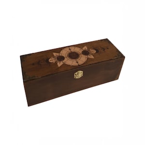 Boîte en bois gravée des différentes phases de la lune rangement huiles essentielles et objets divers  thé