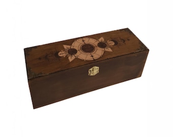 Wooden box engraved with the different phases of the moon for storing essential oils and various tea items
