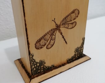 Wooden storage pot engraved with a dragonfly and bronze pencils, glasses, remote control, laptop, pen to personalize