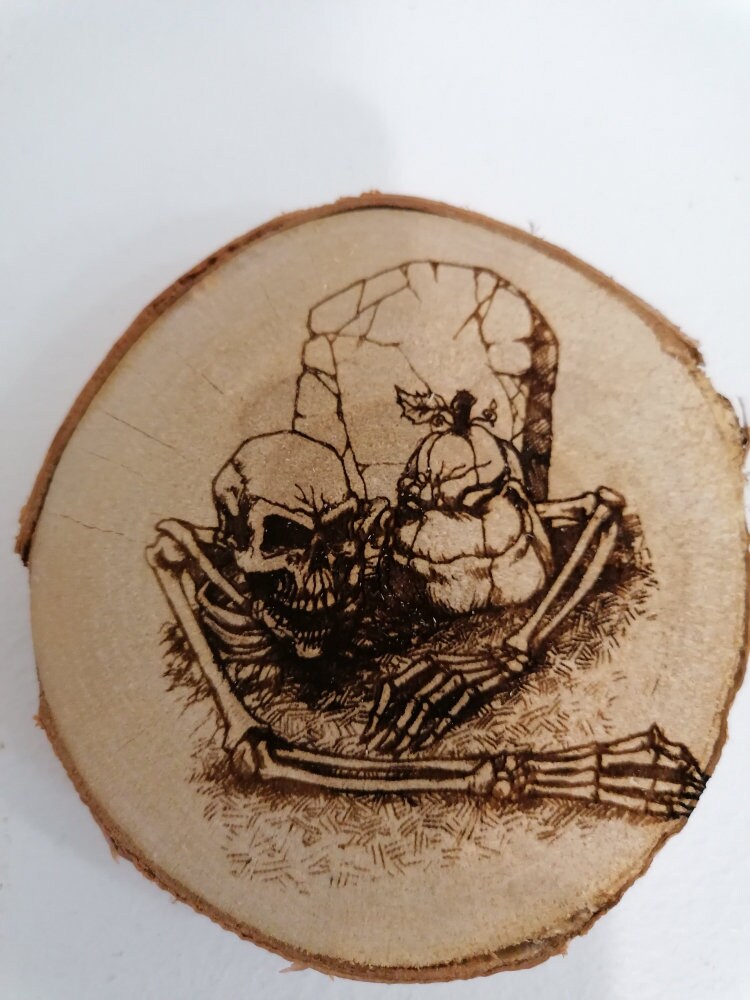Halloween Sous Verre Dessous de en Rondin Bois Brut Gravé Squelette Citrouille Qui Fait Peur Cimetiè