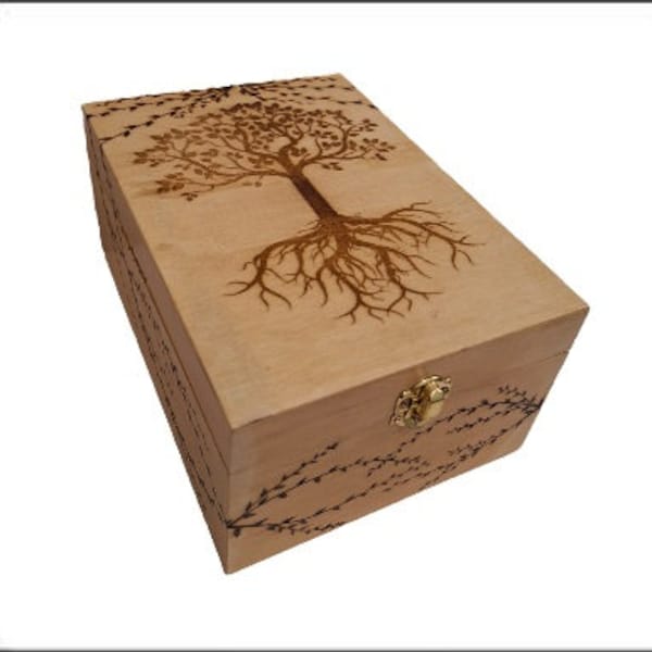 Box engraved with a Celtic Tree of Life and an interlacing of leafy branches, essential oil box type, 30 ml bottles, tea, photos