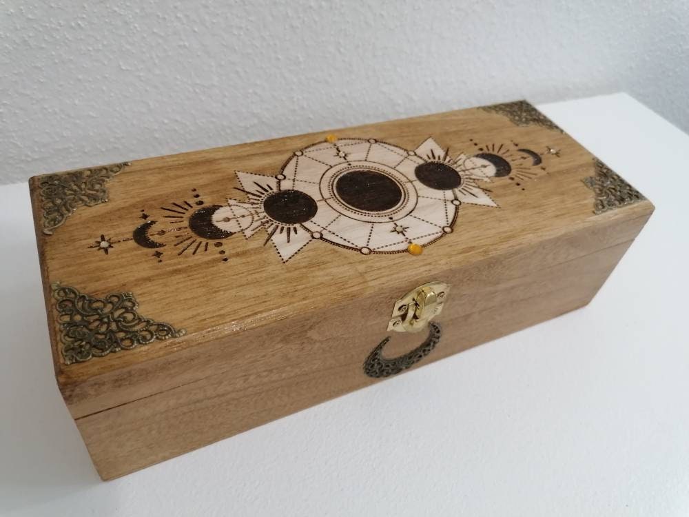Boîte Rangement Rectangulaire en Bois Gravée Des Différentes Phases de La Lune Lithothérapie Huile E