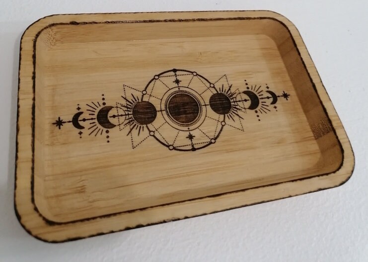 Petit Plateau en Bois de Bambou Dépose Bijoux Vide Poche Gravé Phase La Lune Cycle Lunaire Thème Nat