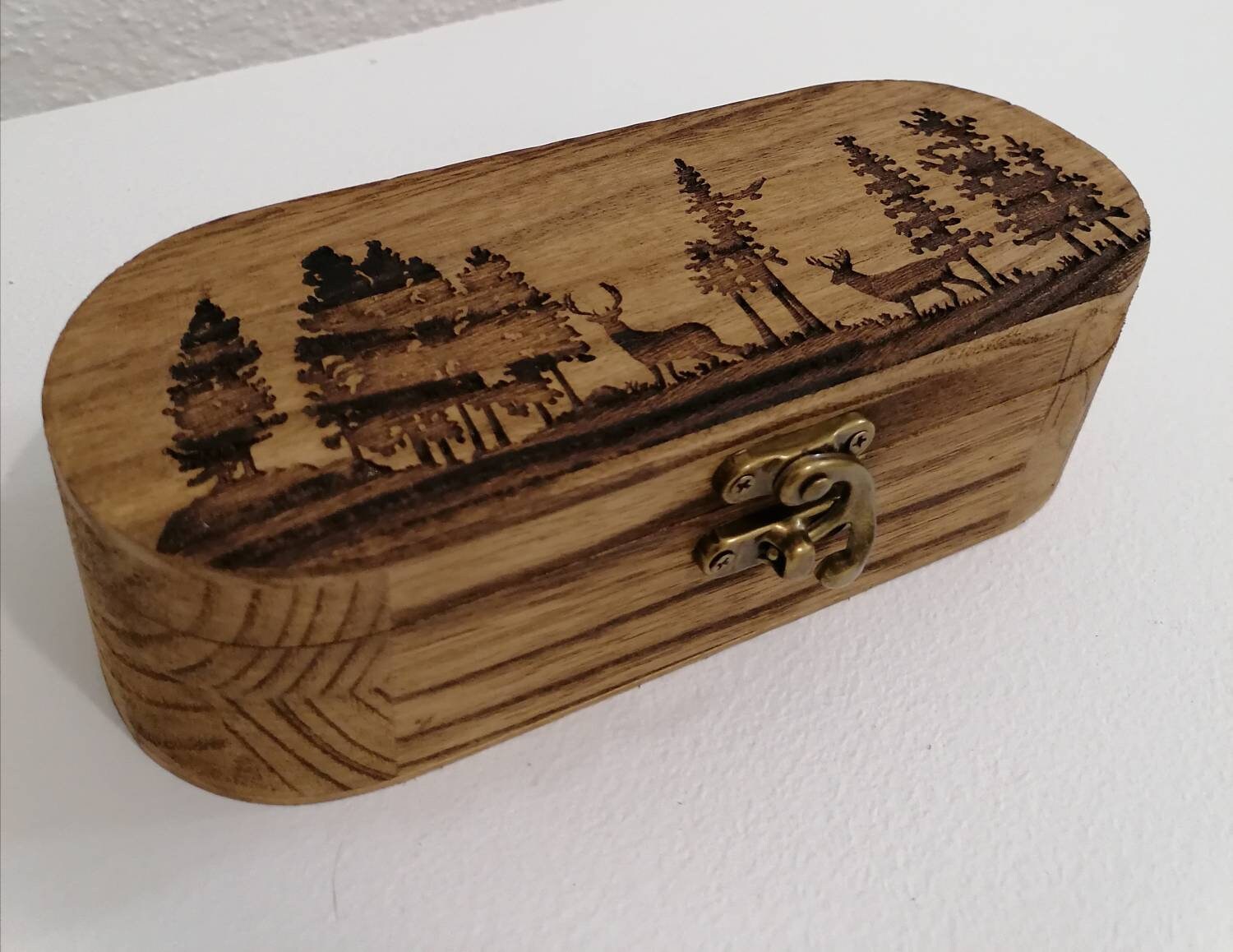 Etui Trousse en Bois Gravé Cerf Biche et Forêt de Sapins à Personnaliser Pierres Cristaux Lunettes C