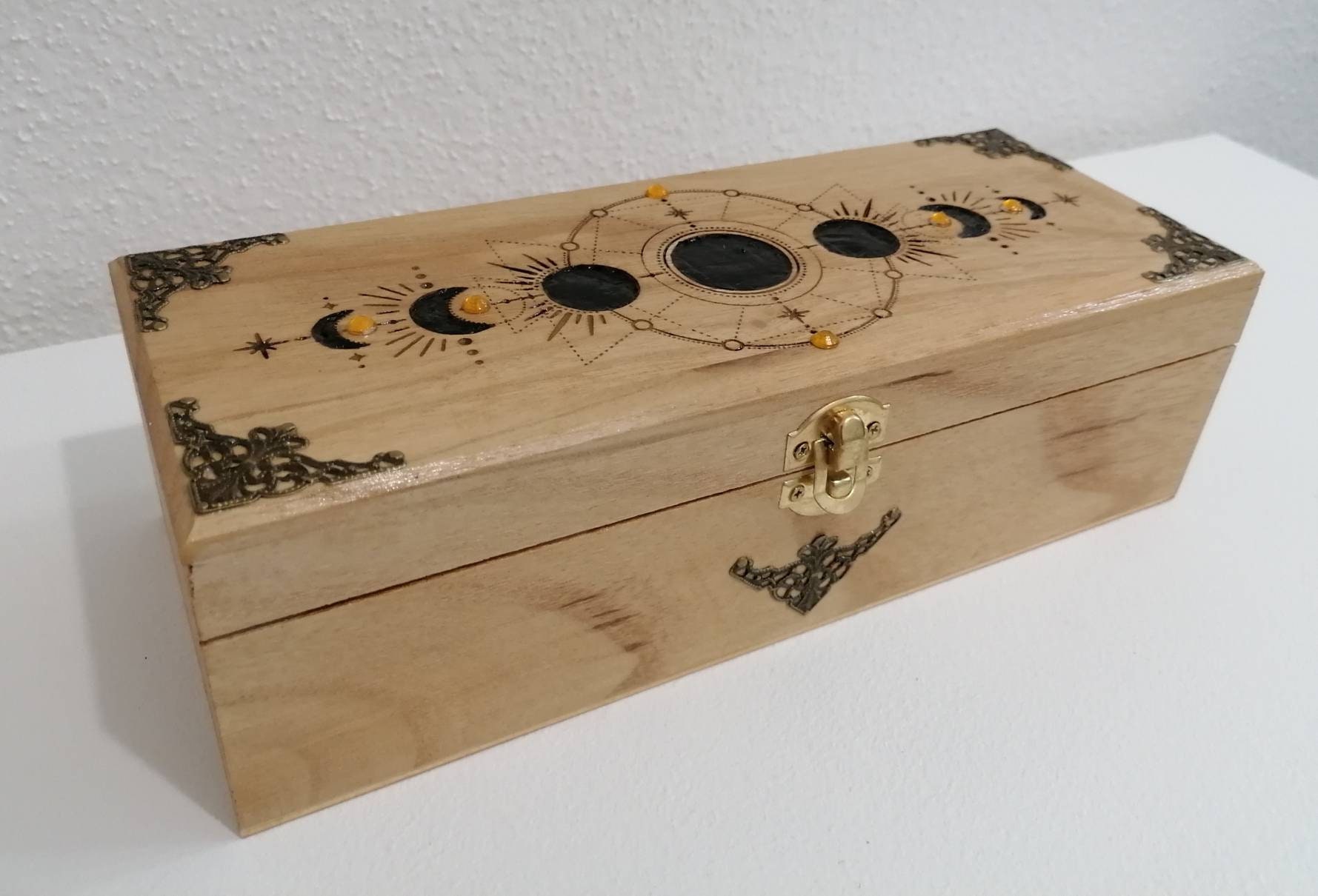 Boîte Rangement Rectangulaire en Bois Gravée Des Différentes Phases de La Lune Lithothérapie Huile E
