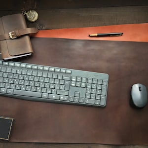 Flache kleine große Leder-Schreibtischmatte, Muttertagsgeschenk, Jahrestagsgeschenk, Geburtstagsgeschenk für ihn, Tischmatte, Leder-Schreibtischunterlage, Mauspad, Laptop-Matte.