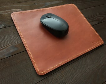 Personalized leather mouse pad: an accessory for your office desk or home