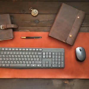 Flache, Kleine, Große genähte Leder Schreibtischunterlage, Geschenk Jahrestag, Geschenk Geburtstagsgeschenk für ihn Tischmatte Leder Schreibtischunterlage Mauspad Laptop Matte.