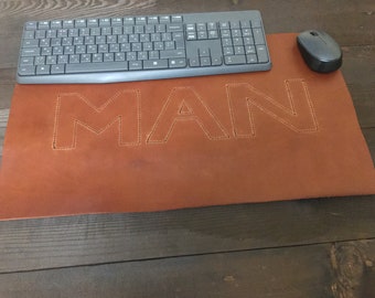 Alfombrilla de escritorio de cuero personalizada: Alfombrilla de mesa con monograma bordado