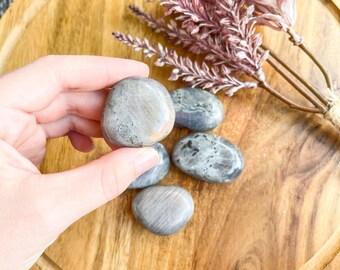 Labradorite Palm Stone • Blue Flash Crystal • Healing Worry Stone for Stress Relief