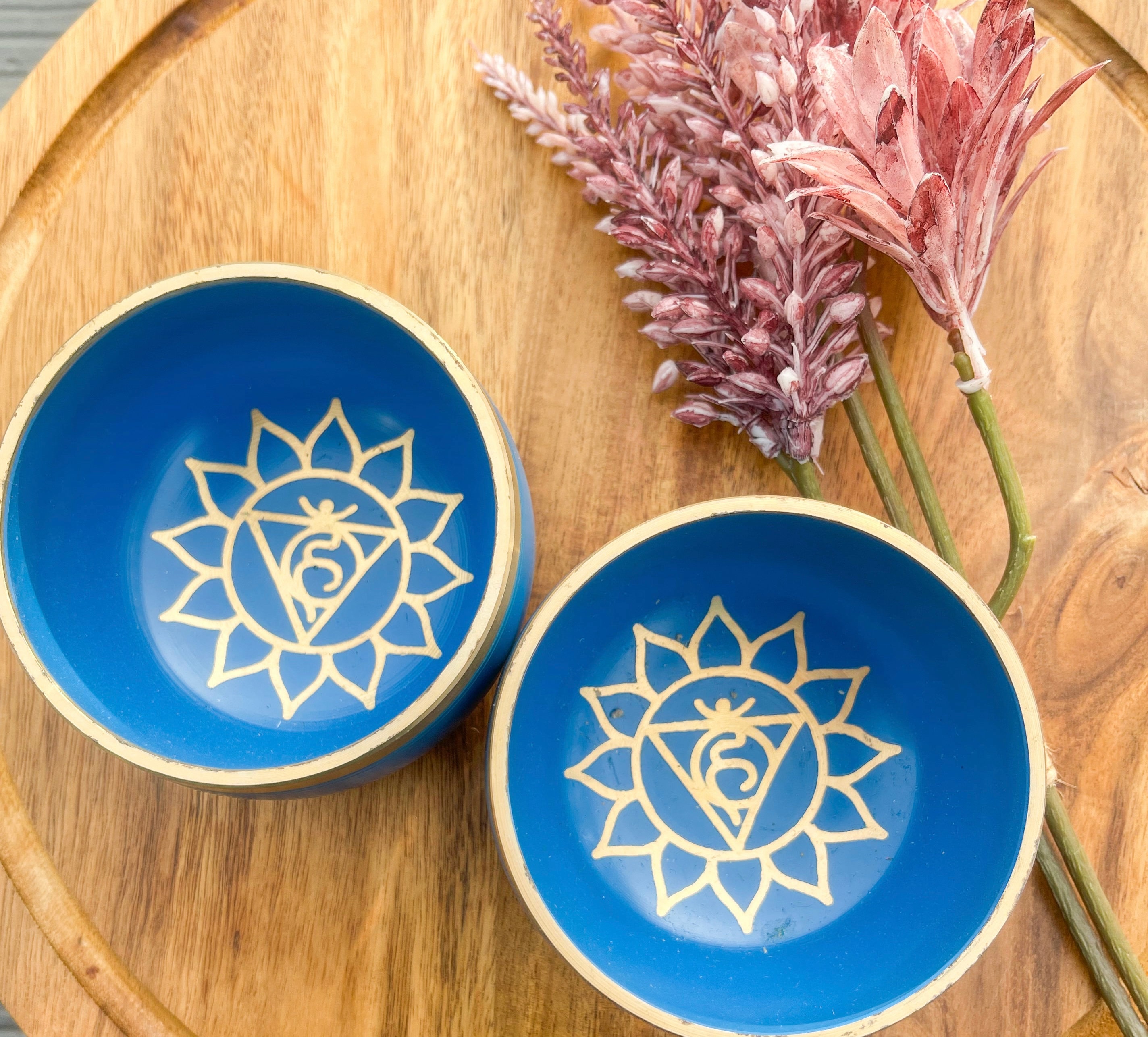 Mini Throat Chakra Singing Bowl blue, Tibetan Singing Bowls, Healing Sound Bowls, Meditation