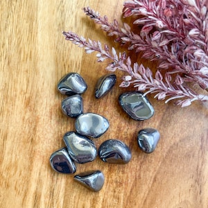 Hematite Tumbled Stone, Hematite Crystal, Healing Crystal, Grounding Stone, Protection Stone, Root Chakra, Pocket Stone, Healing hematite