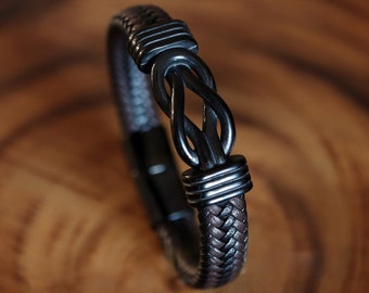Men's Leather Bracelet, Personalized Mens Bracelet, Infinity Knot Bracelet, Name Bracelet, Boyfriend Bracelet, Engraved Leather Bracelets