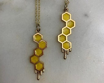Honeycomb Resin Bezel Necklace | Resin Jewelry