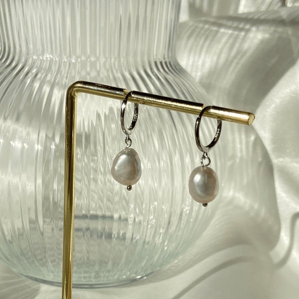 Silver Pearl Earring / Pearl Drop Earrings / Wedding Earrings / Bridesmaid Gifts / Silver Earrings / Dainty Earring / Pearl Earrings