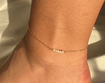 Mini Pearls Anklet / Pearl and Gold Chain Anklet / Gift / Gold Chain / Dainty Anklet / Dainty chain / Golden Anklet / Gift for her