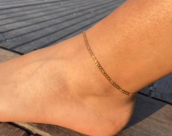 Figaro Anklet / Gold Anklet / Gift / Chain / Gold Chain Anklet / Gold Chain / Figaro Chain / Anklet / Stacking Anklets / Vacation Jewelry