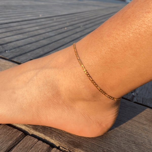 Figaro Anklet / Gold Anklet / Gift / Chain / Gold Chain Anklet / Gold Chain / Figaro Chain / Anklet / Stacking Anklets / Vacation Jewelry