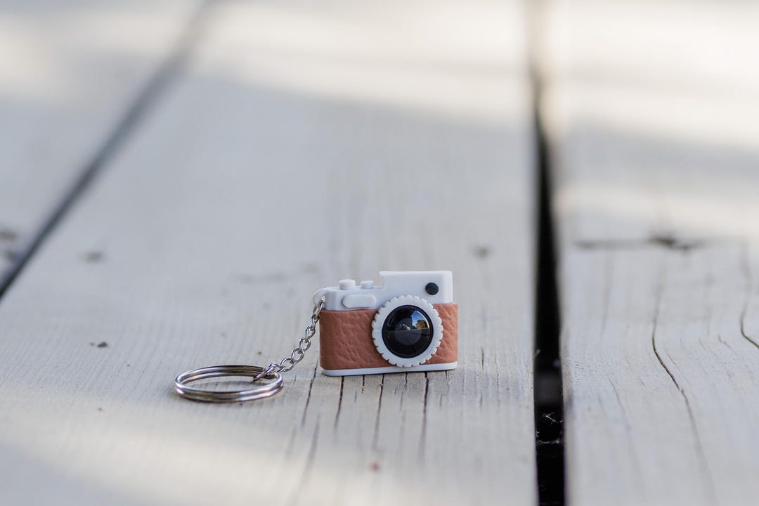 Photographing Keychains Vintage Leather Camera Keychain Silver | Realistic Lens Photography ...