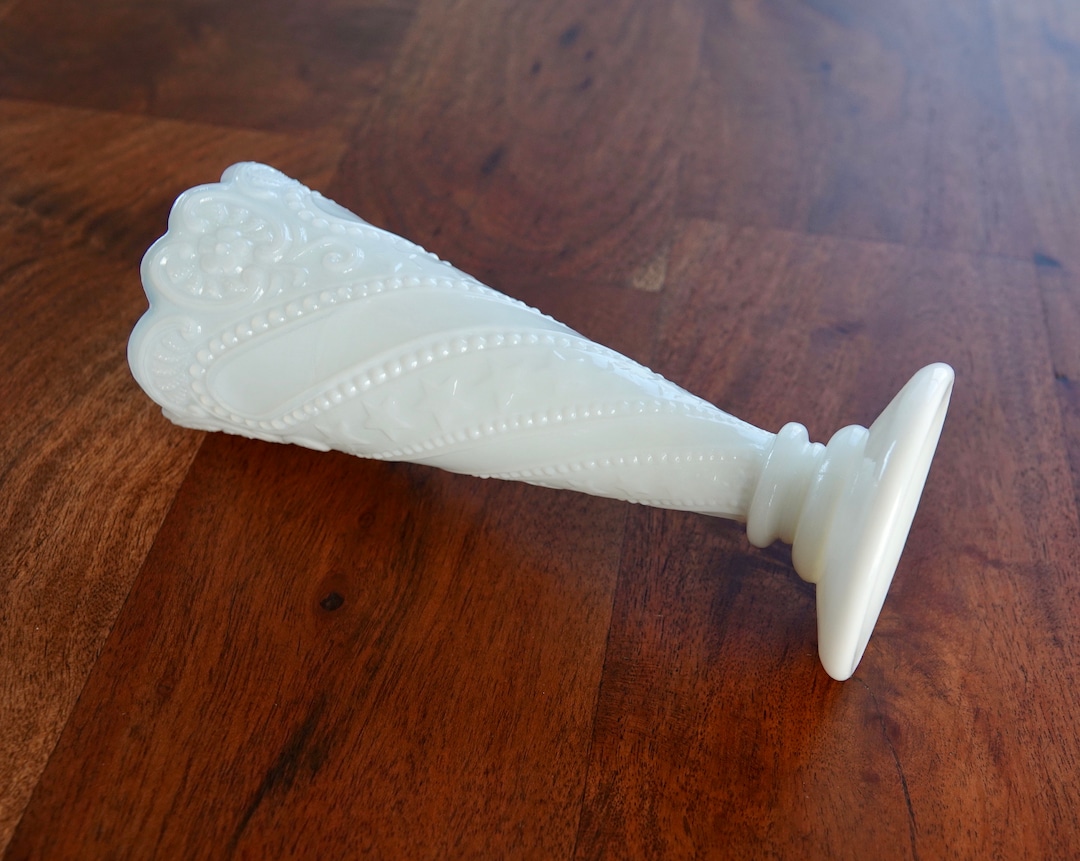 Vintage L.E. Smith Milk Glass Bud Vase in Beads, Stars and Scroll